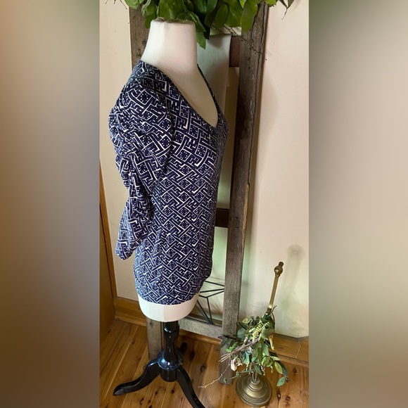 ✨Dolan T-shirt with Puff & Ruched Sleeve✨ - Picture 2 of 9